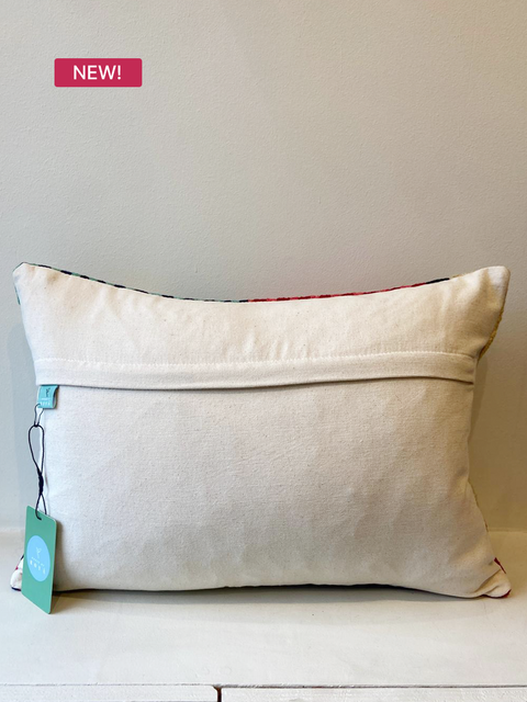 Abstract Flow Cushion – Multicolour