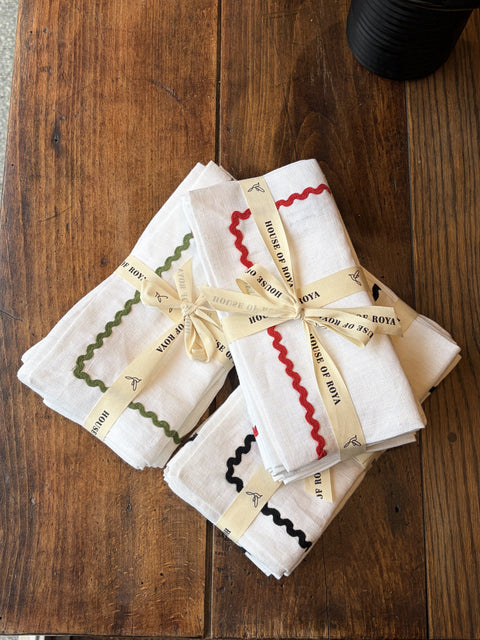 Ric Rac White with Green Napkins - Set of 4