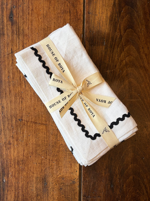 Ric Rac White with Black Napkins - Set of 4