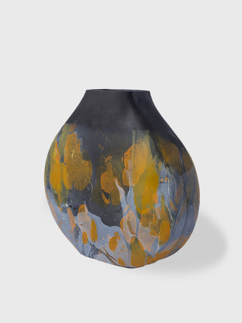 Fluid Motion Vase - House of Roya