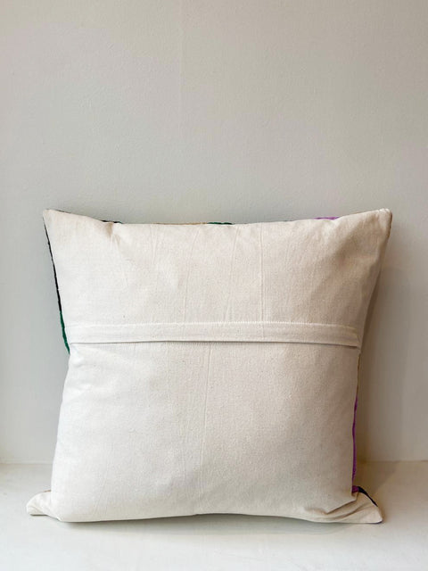 Pebbles on Beach Cushion